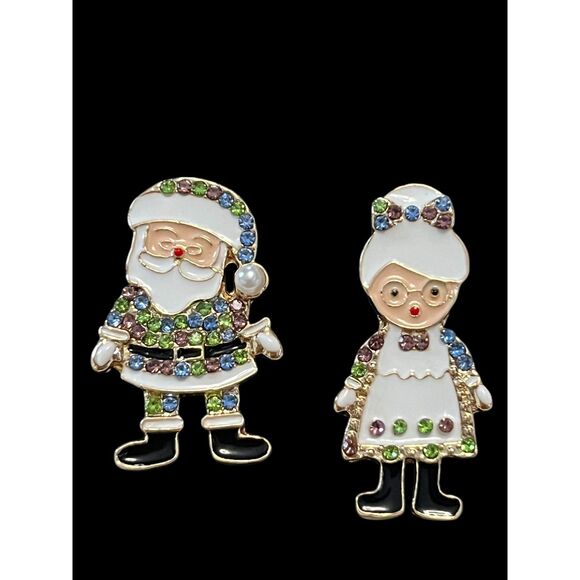 Santa and Mrs. Claus Christmas Stud Earrings - Perfect for Holiday Cheer - Picture 3 of 3